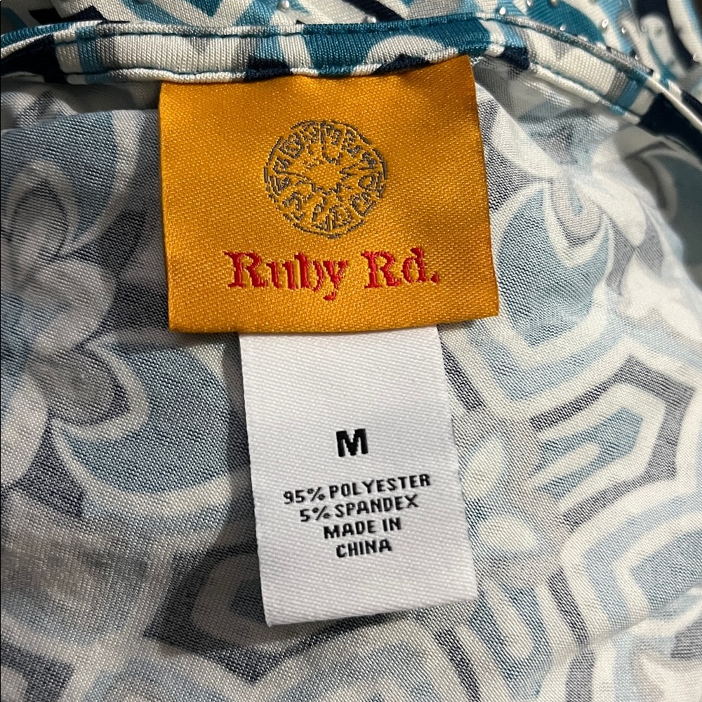 Ruby Rd Beautiful 😻 Top - Picture 8 of 10